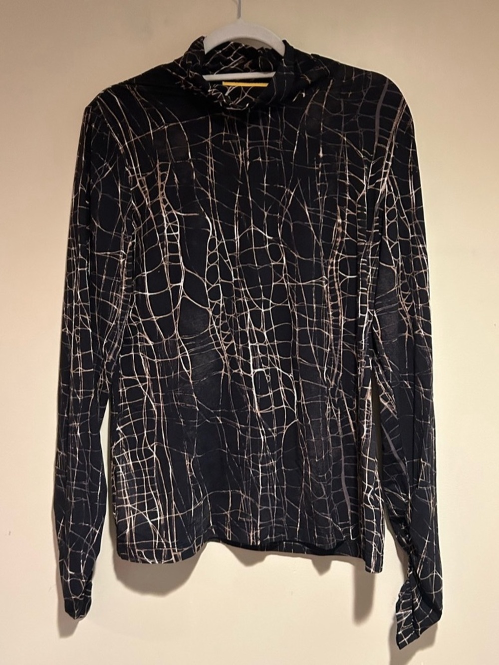 St. John Black Abstract Print Mock Neck Top Sz Lg